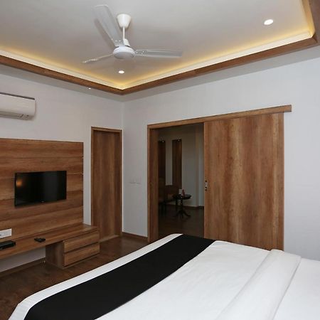 Hotel Yelchiko Варанаси Екстериор снимка