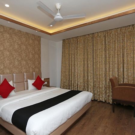 Hotel Yelchiko Варанаси Екстериор снимка