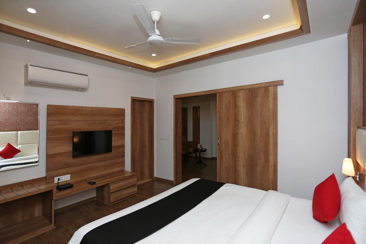 Hotel Yelchiko Варанаси Екстериор снимка