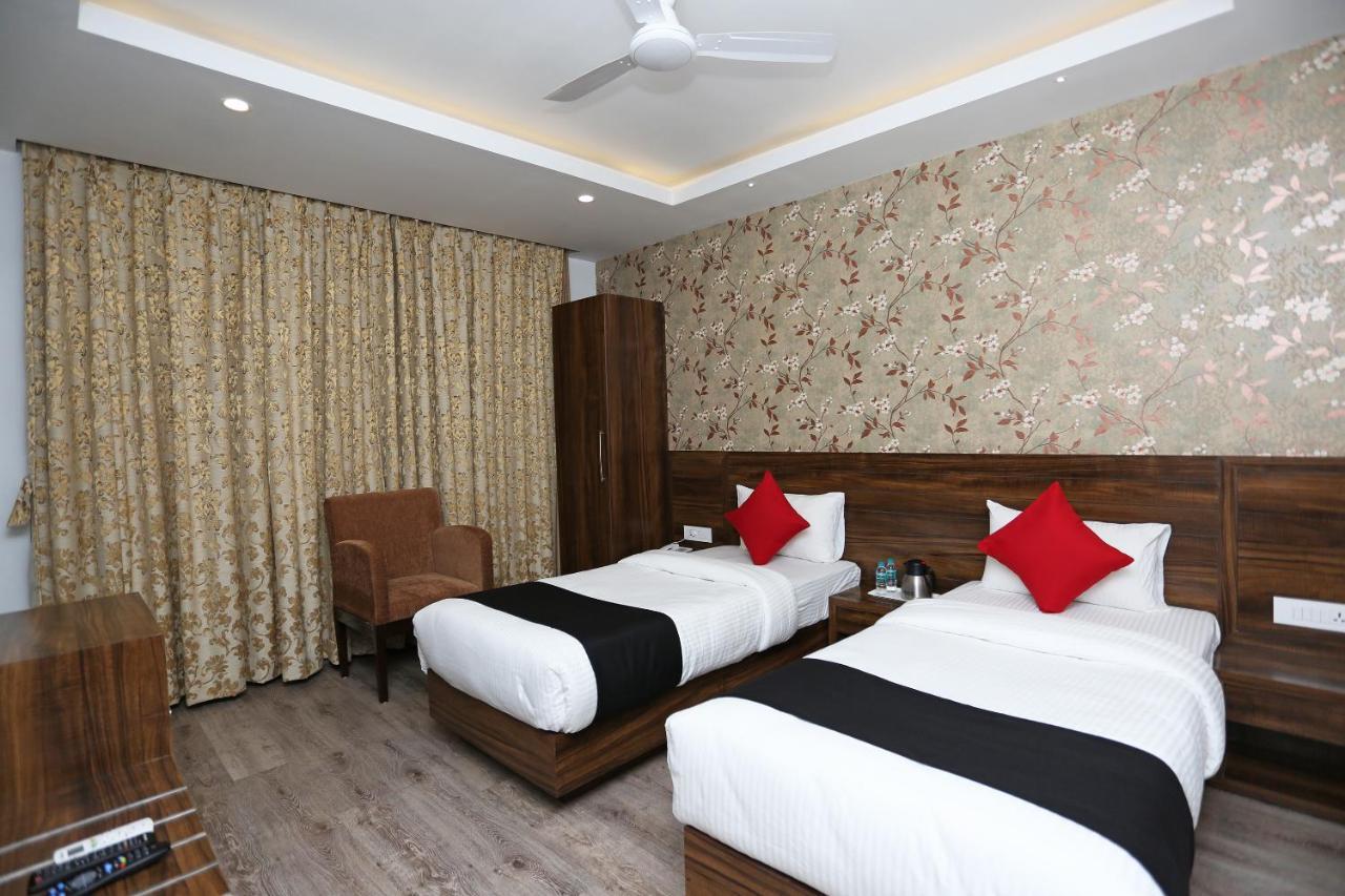 Hotel Yelchiko Варанаси Екстериор снимка