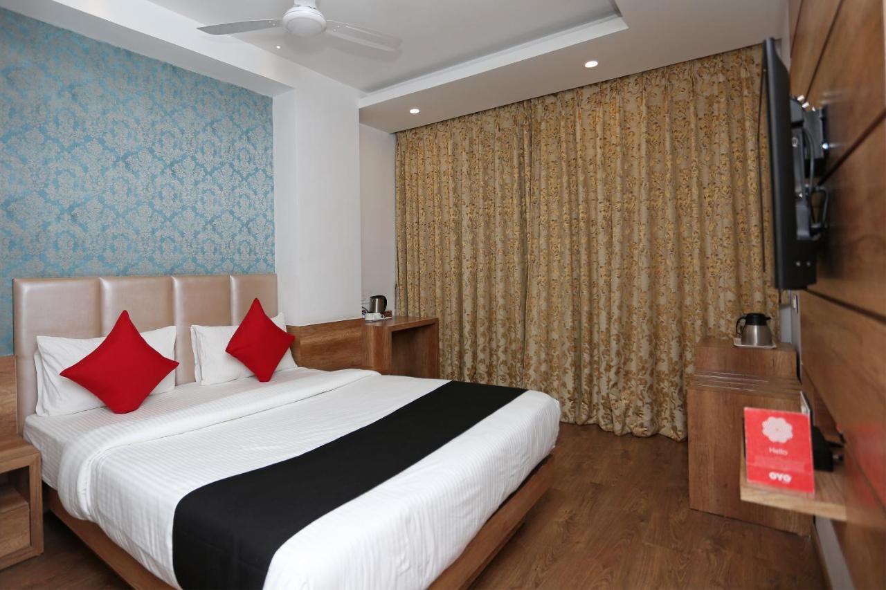 Hotel Yelchiko Варанаси Екстериор снимка