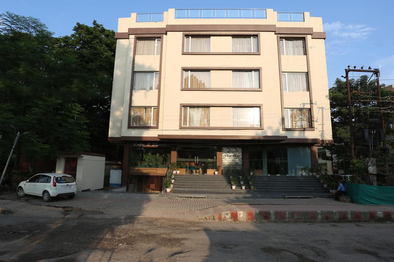 Hotel Yelchiko Варанаси Екстериор снимка