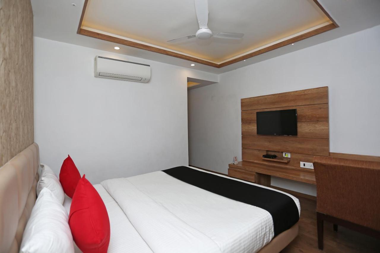 Hotel Yelchiko Варанаси Екстериор снимка