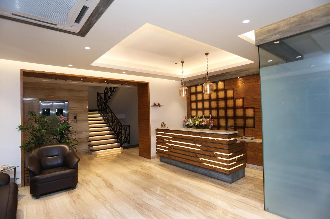 Hotel Yelchiko Варанаси Екстериор снимка