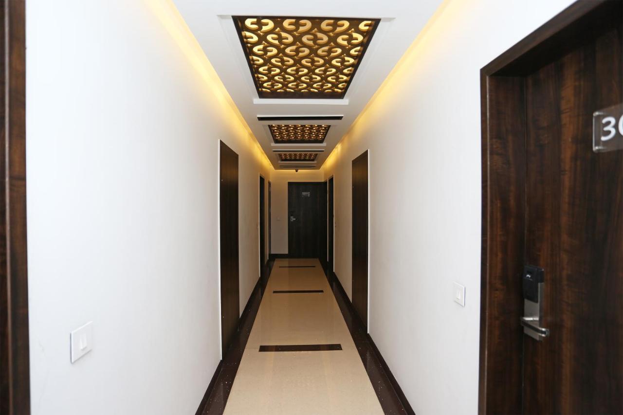 Hotel Yelchiko Варанаси Екстериор снимка