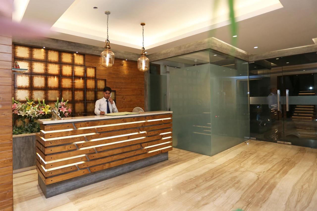 Hotel Yelchiko Варанаси Екстериор снимка