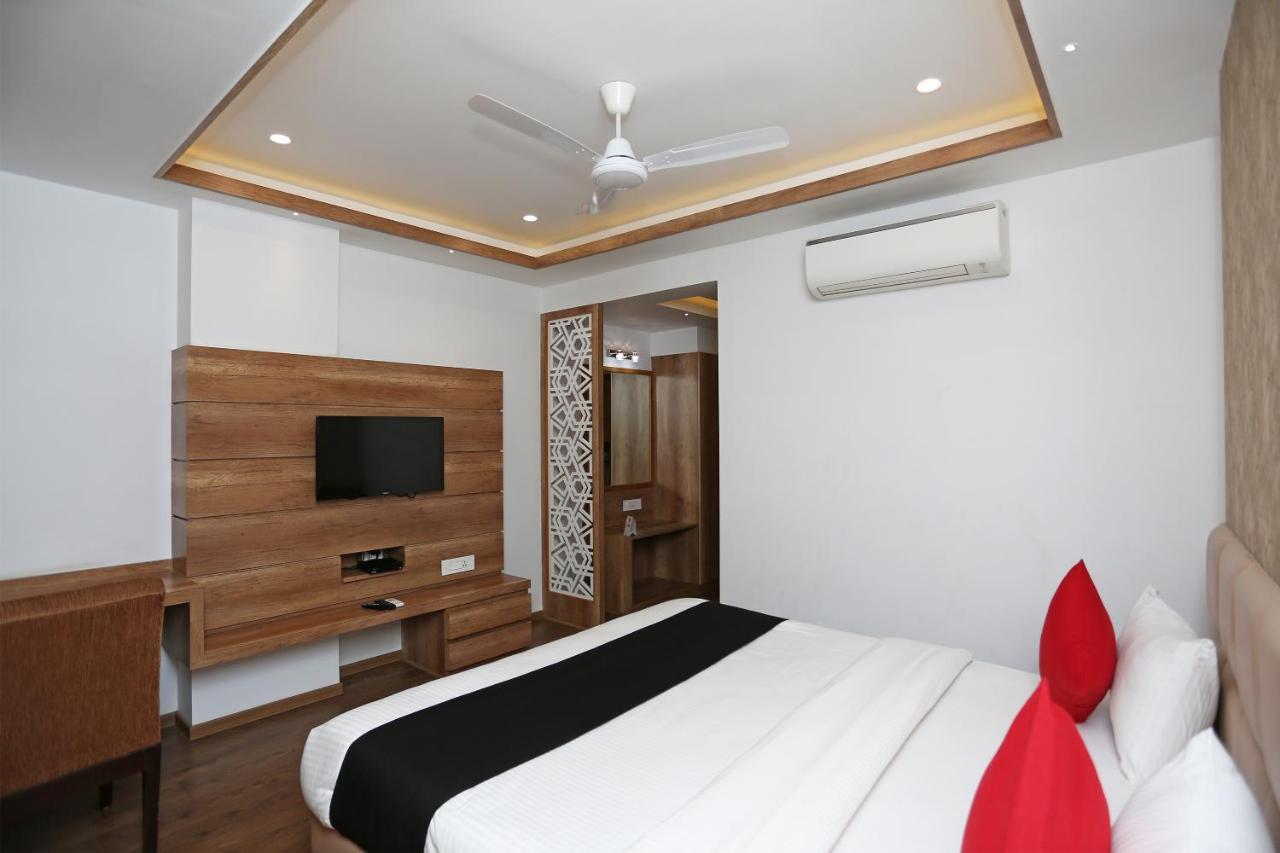 Hotel Yelchiko Варанаси Екстериор снимка