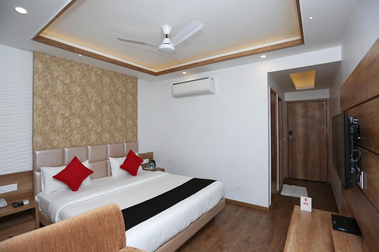 Hotel Yelchiko Варанаси Екстериор снимка